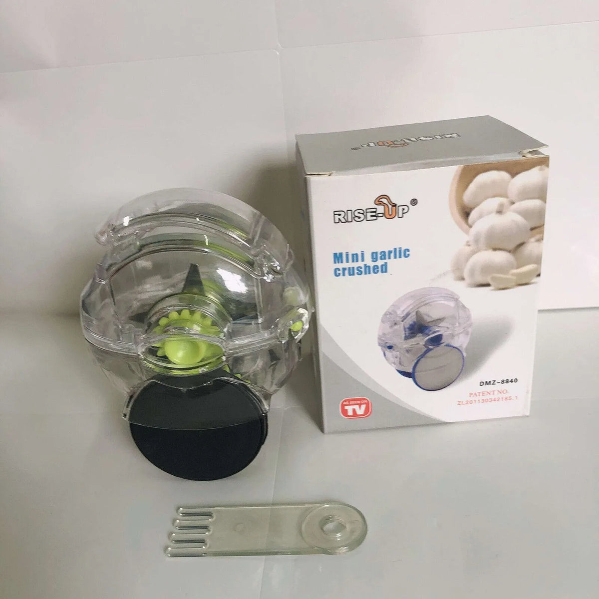 Kitchen Convenient Multi-function Small Tools Roller Garlic Chopper Manual Quick Ginger Masher Kitchen Practical Gadgets